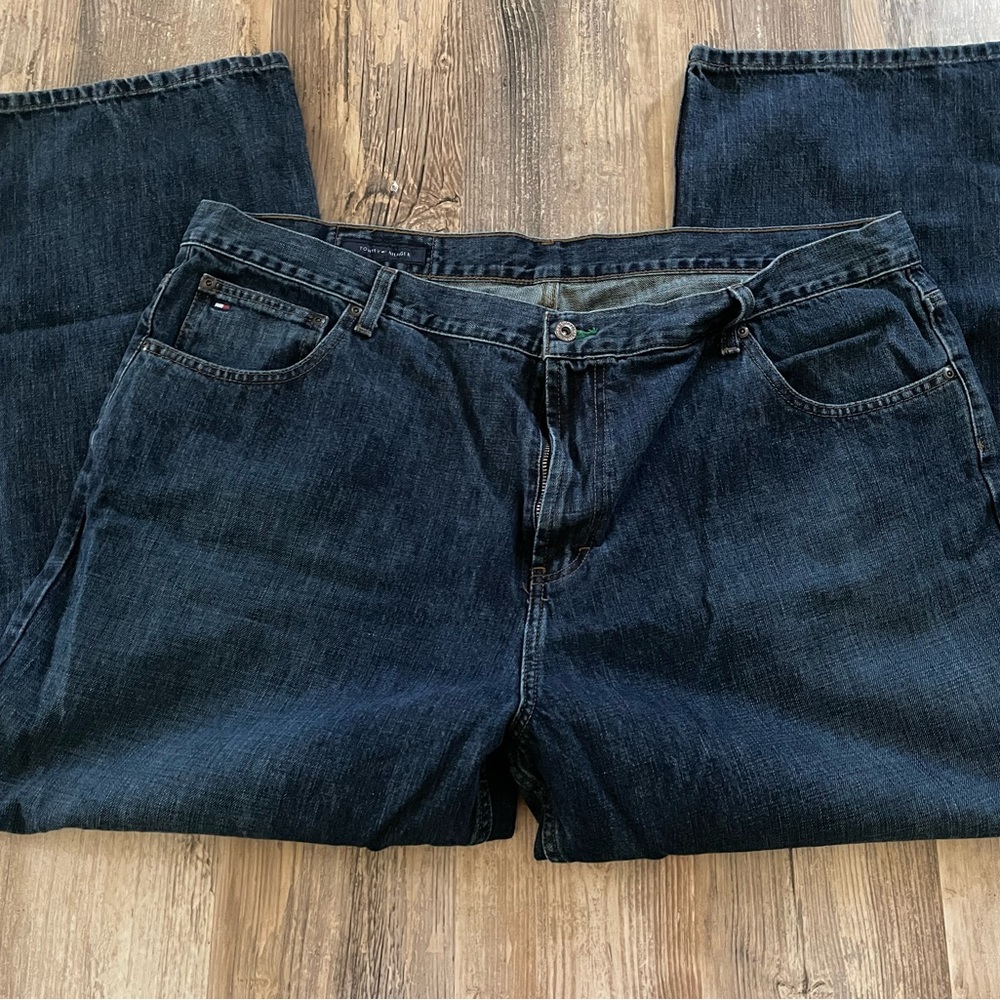 Mens Tommy Freedom Jean Size 44x30.